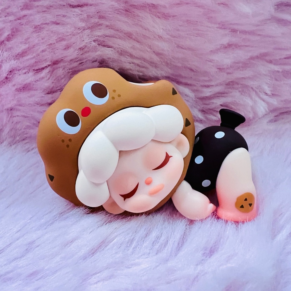 Wendy’s Dream Adventure Series Mini Figure - “Chocolate Cookie “